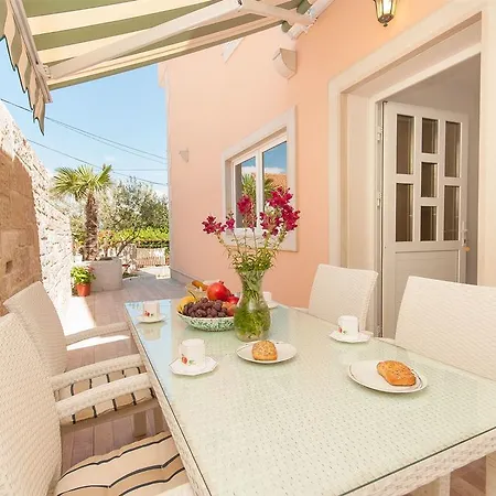 Apartment Ante Supetar